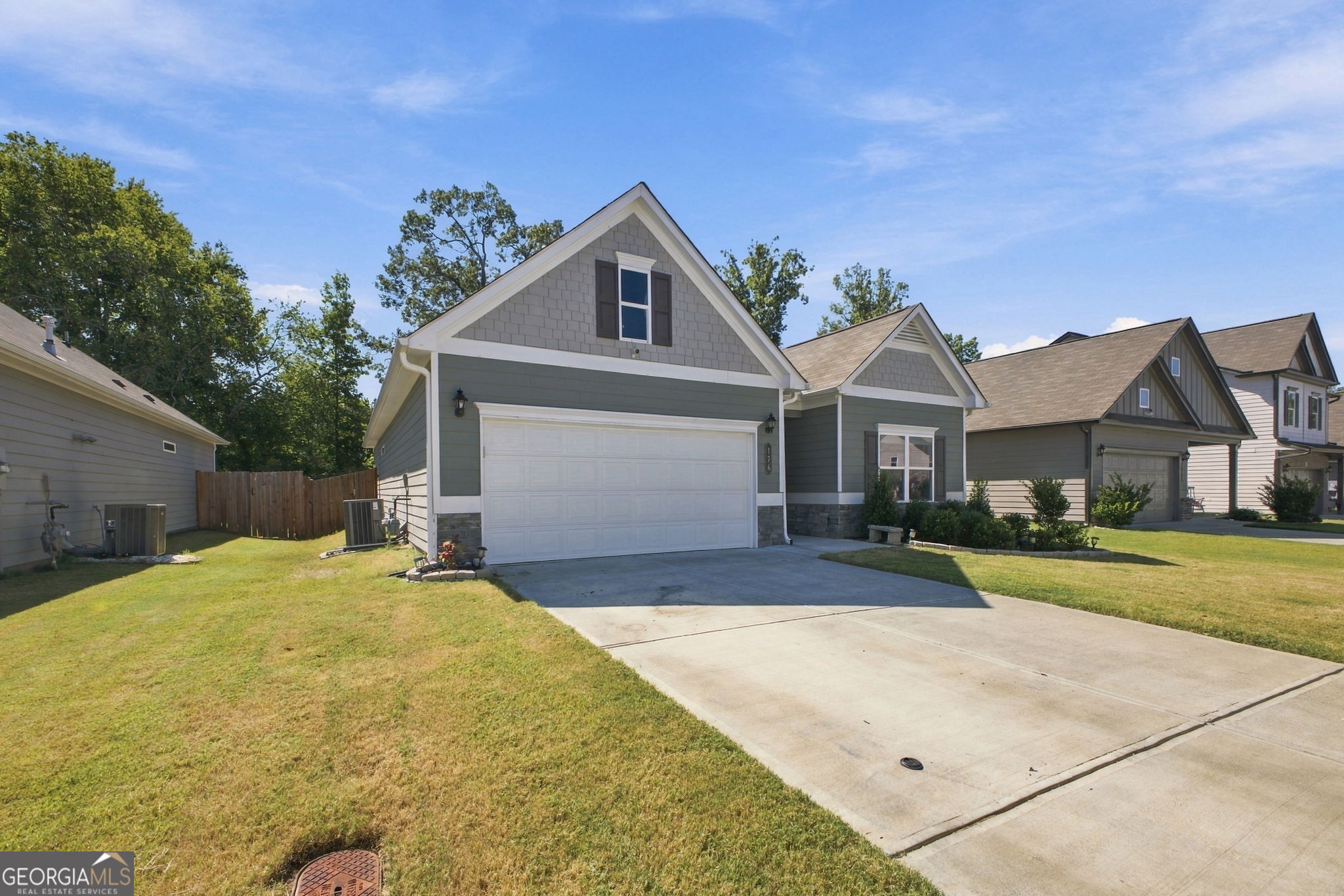 176 Graham Circle Property Photo 1