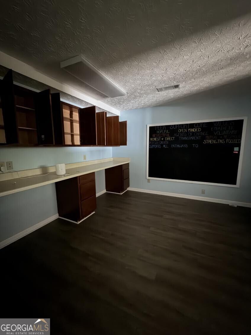 700 Breedlove Drive # D Property Photo 10