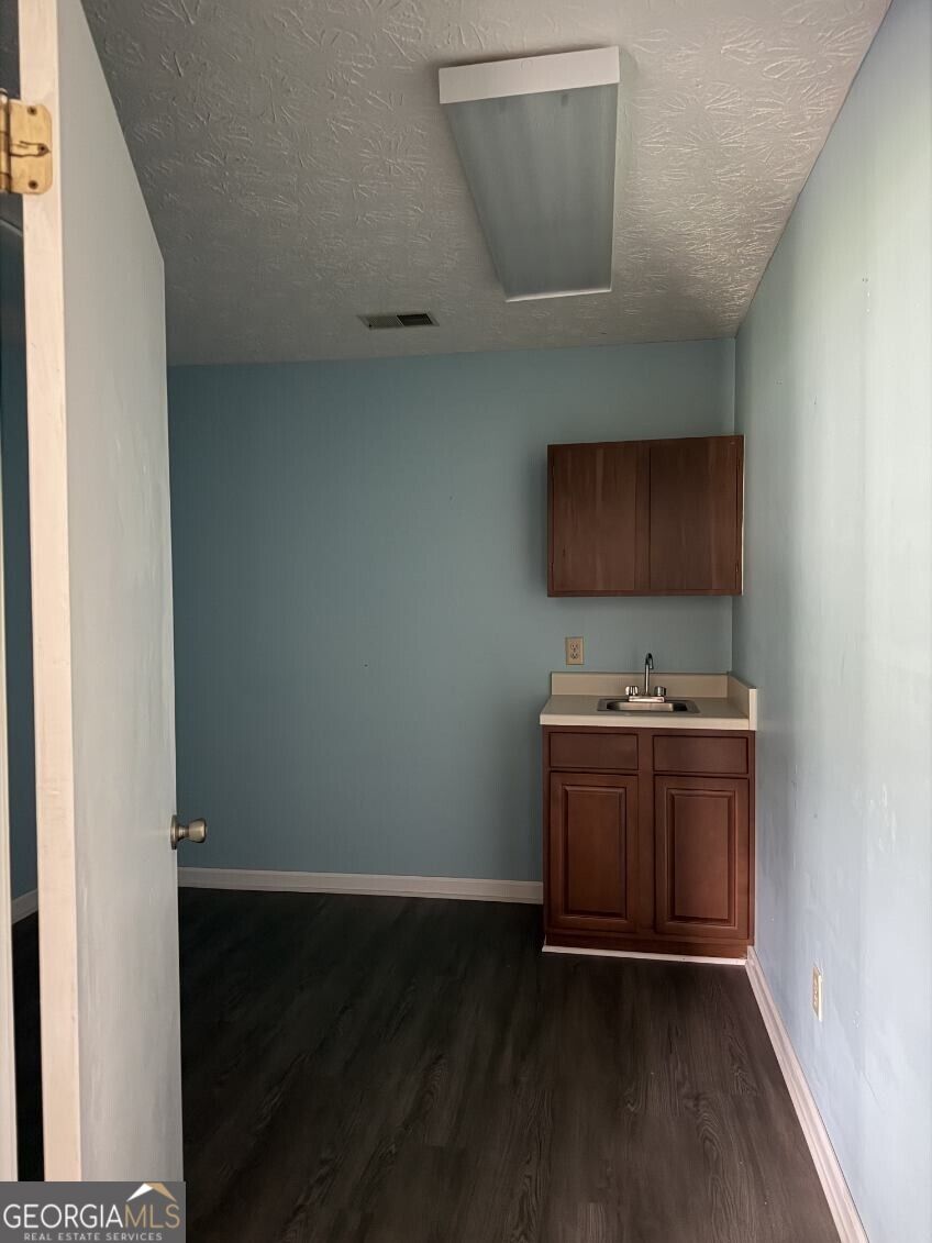 700 Breedlove Drive # D Property Photo 13