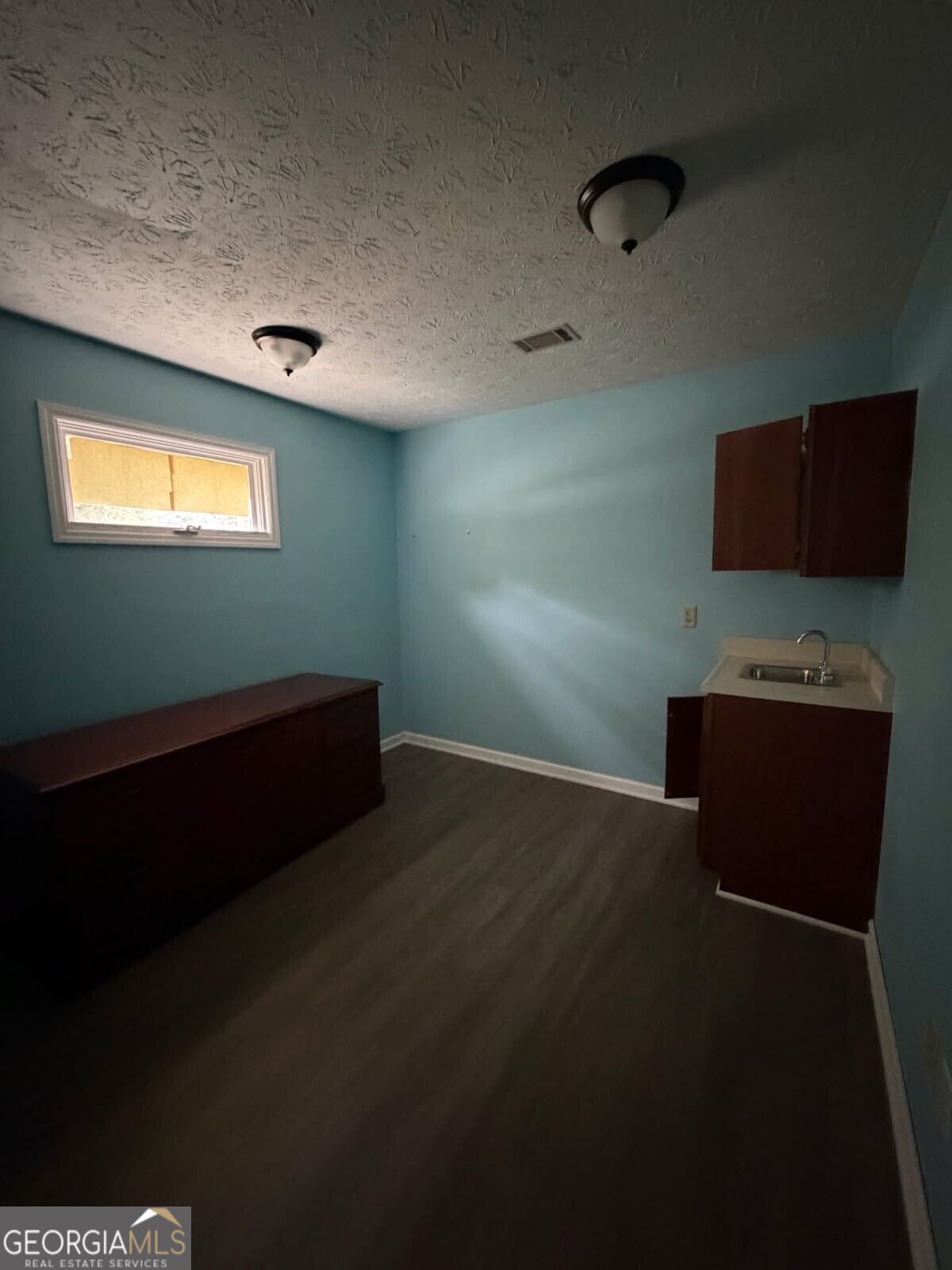 700 Breedlove Drive # D Property Photo 14