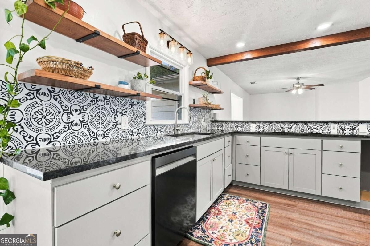 408 White Way Property Photo 11