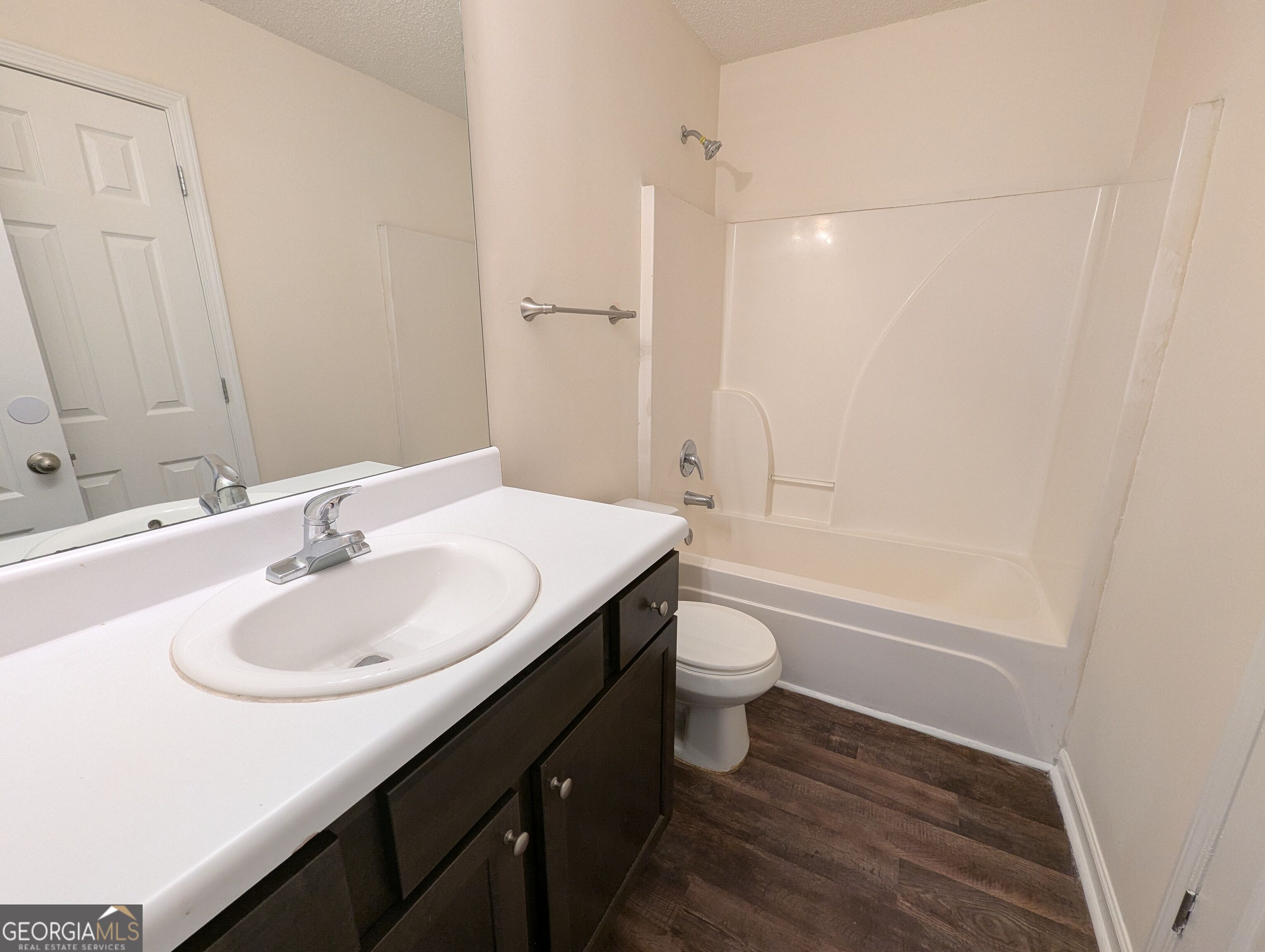 385 Bridgewater Circle Property Photo 6