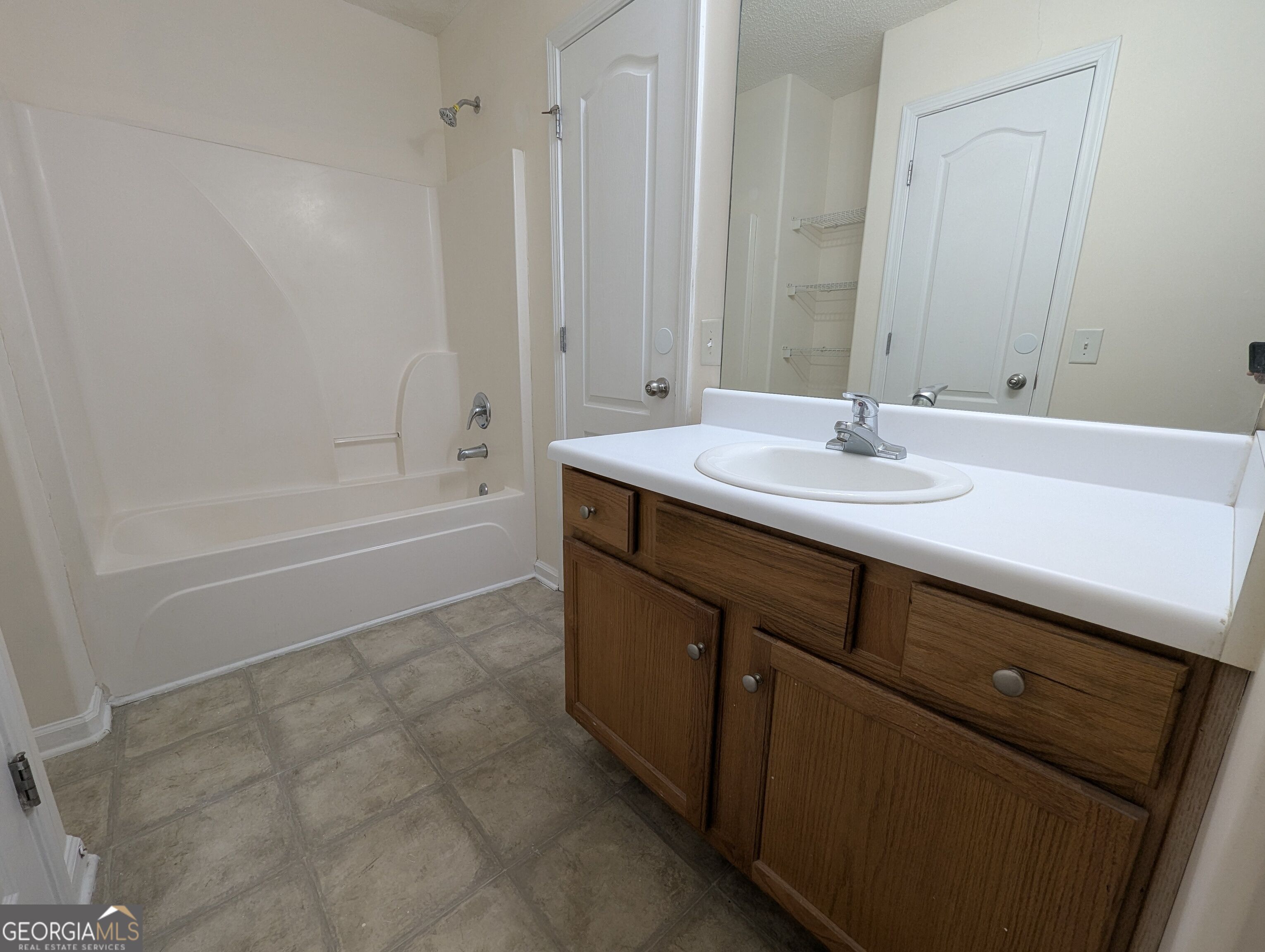 385 Bridgewater Circle Property Photo 9