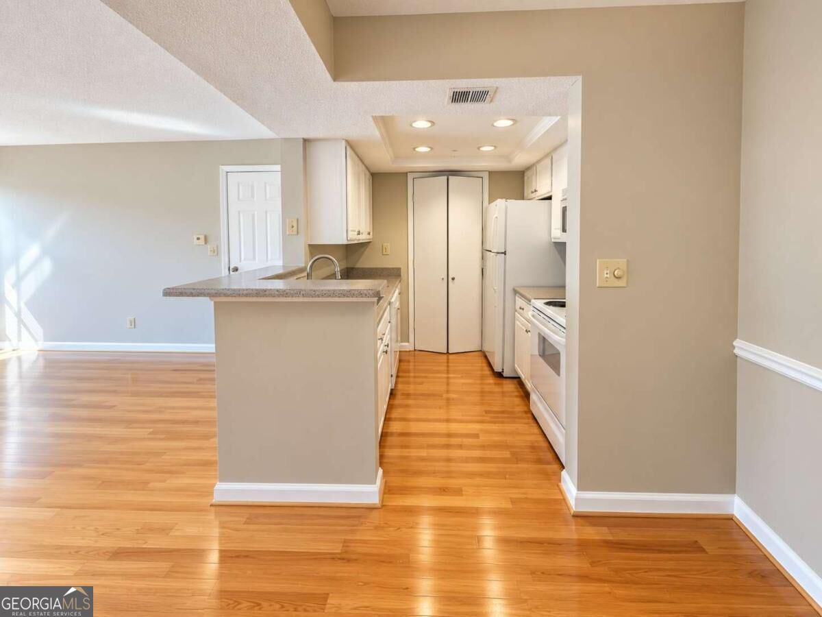 2037 Chastain Park Court Ne Property Photo 3