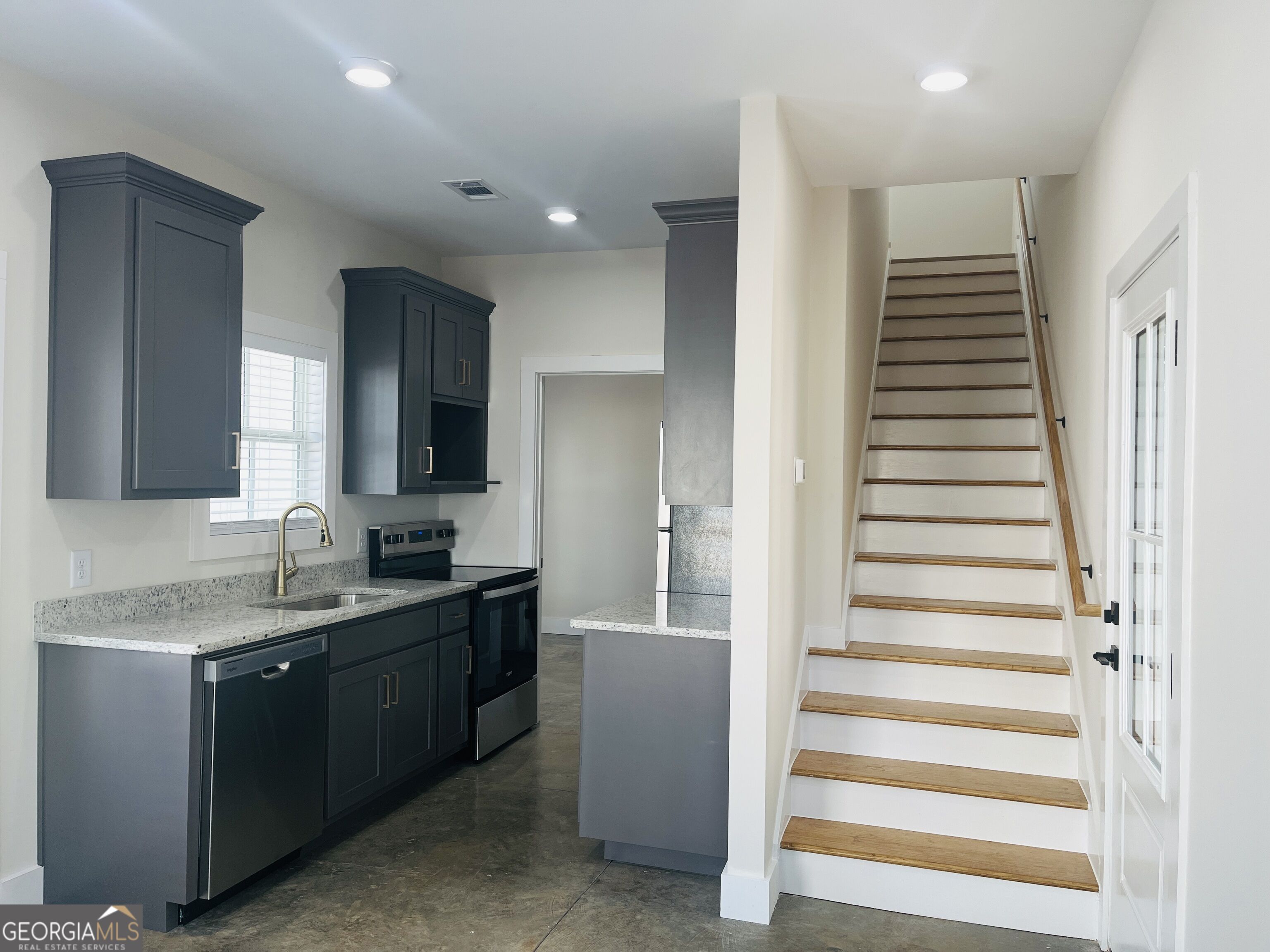 203c Cherry Street Property Photo 5
