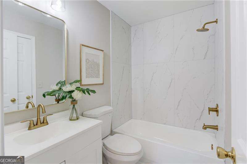 3671 Devenwood Way Property Photo 33