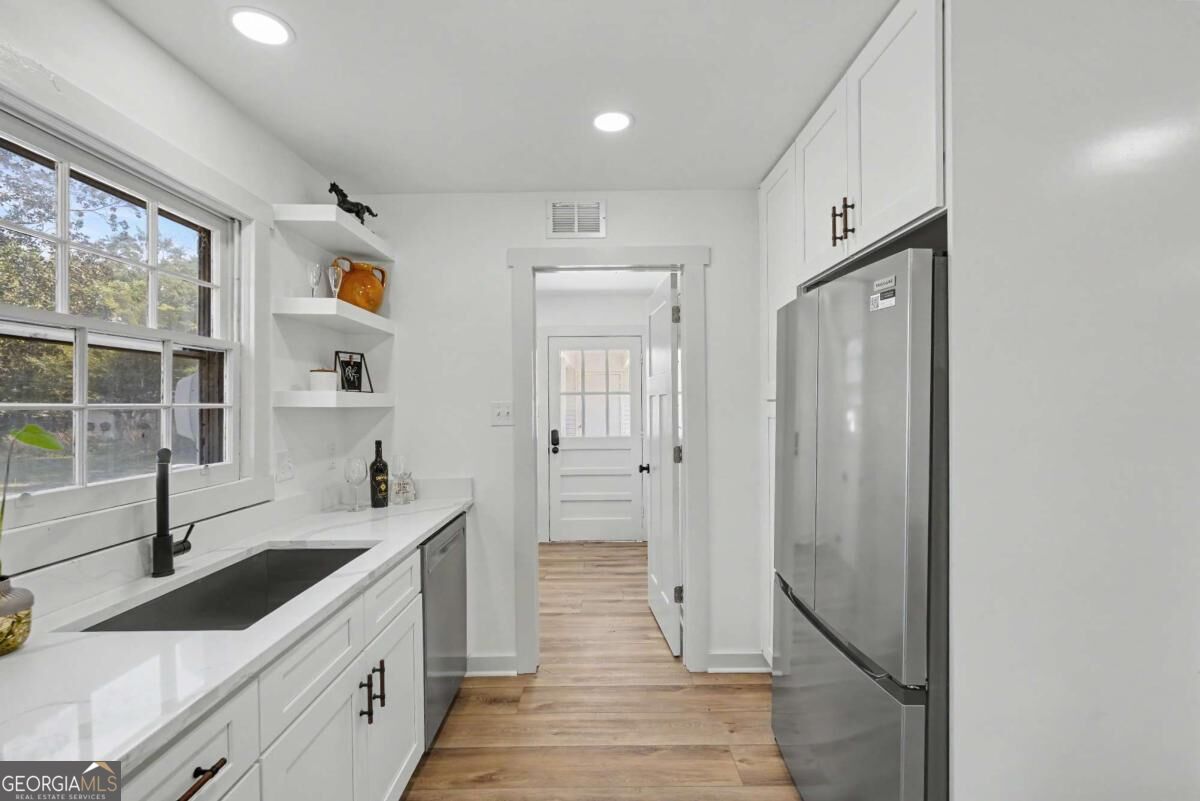 503 Early Street Property Photo 7