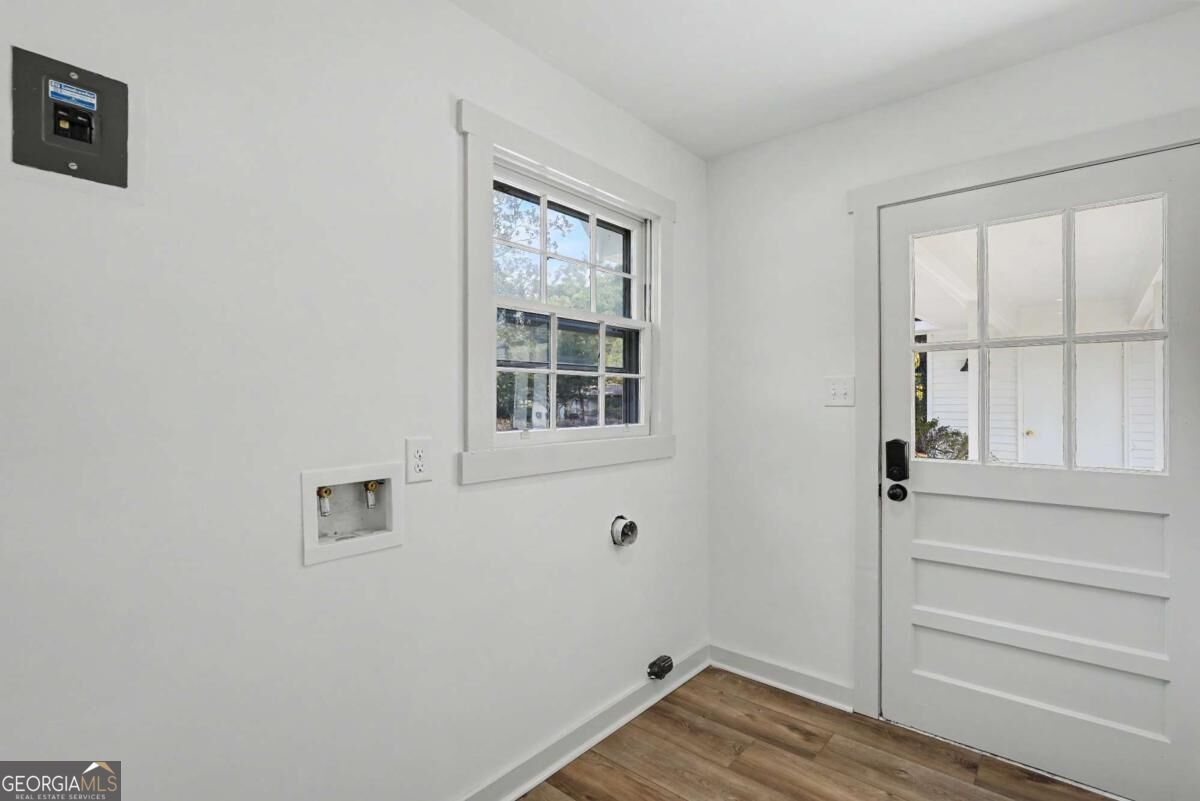 503 Early Street Property Photo 8