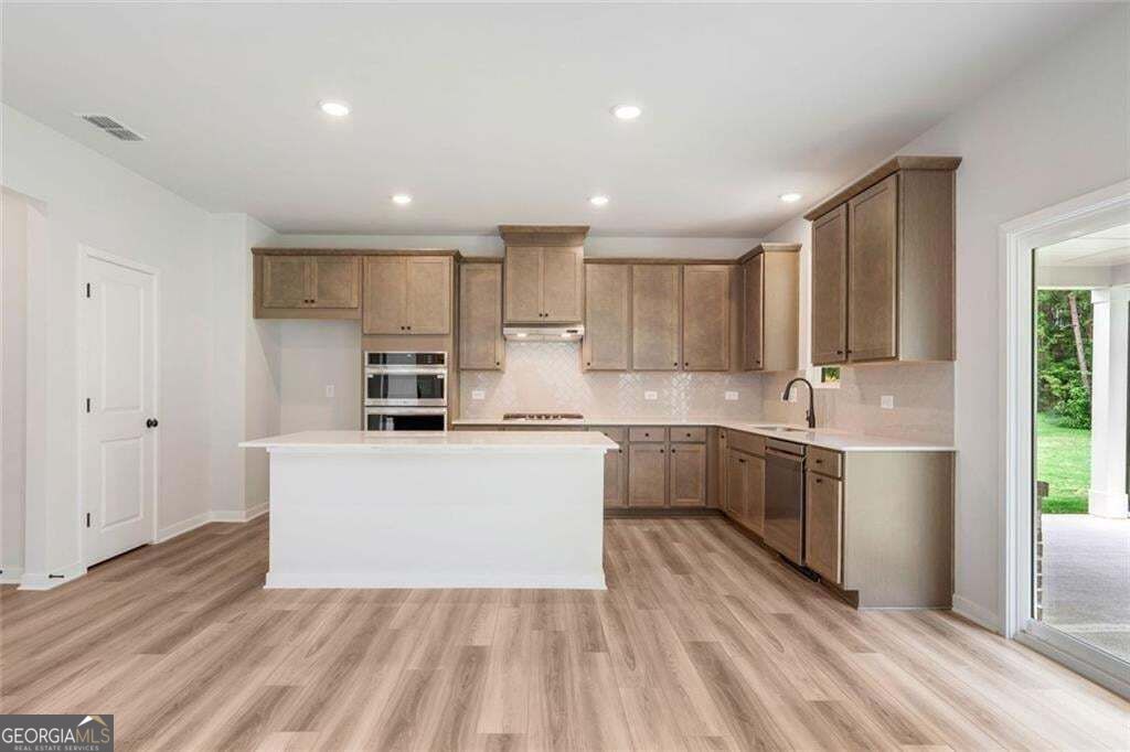 412 Amberleaf Cove Property Photo 8