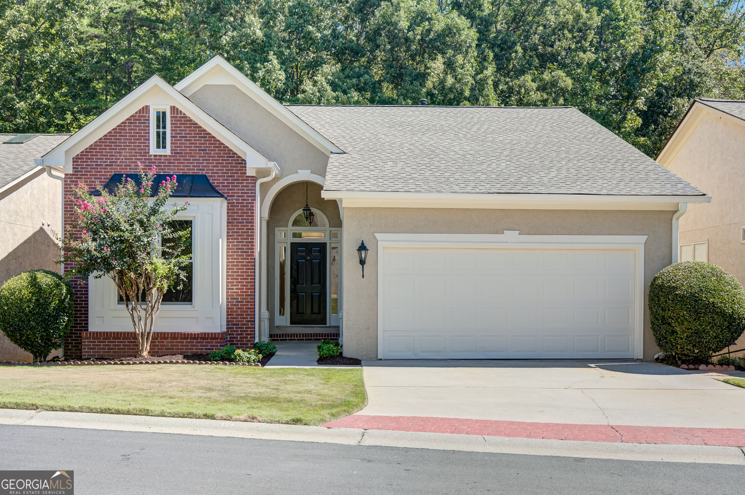 121 Augusta Drive Property Photo 3