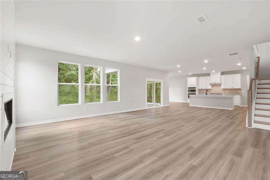 405 Amberleaf Cove Property Photo 4