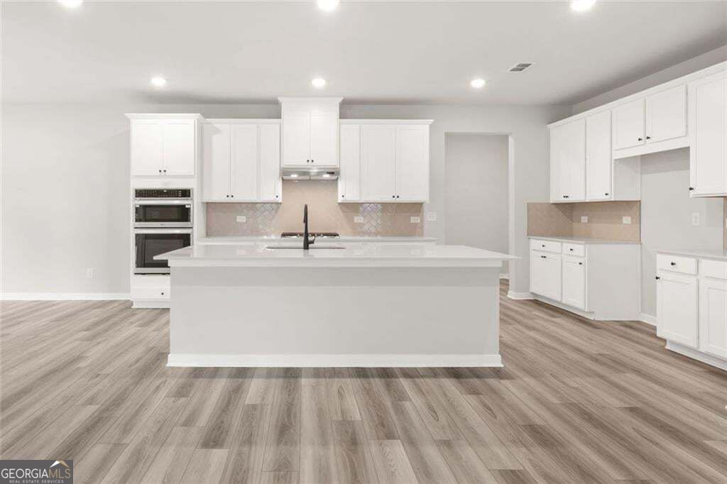 405 Amberleaf Cove Property Photo 9