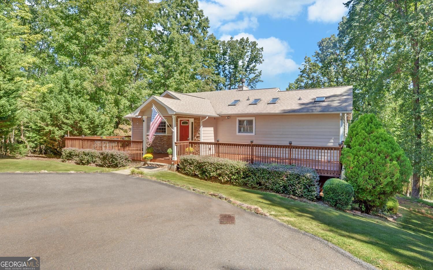 447 Emerald Ridge Property Photo 1