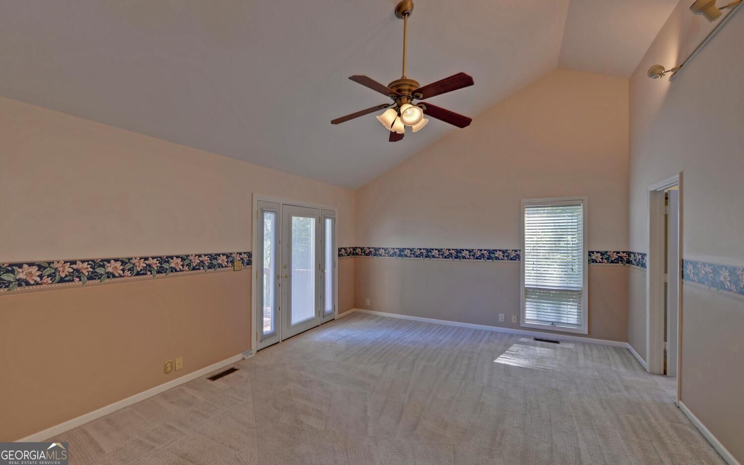 447 Emerald Ridge Property Photo 16