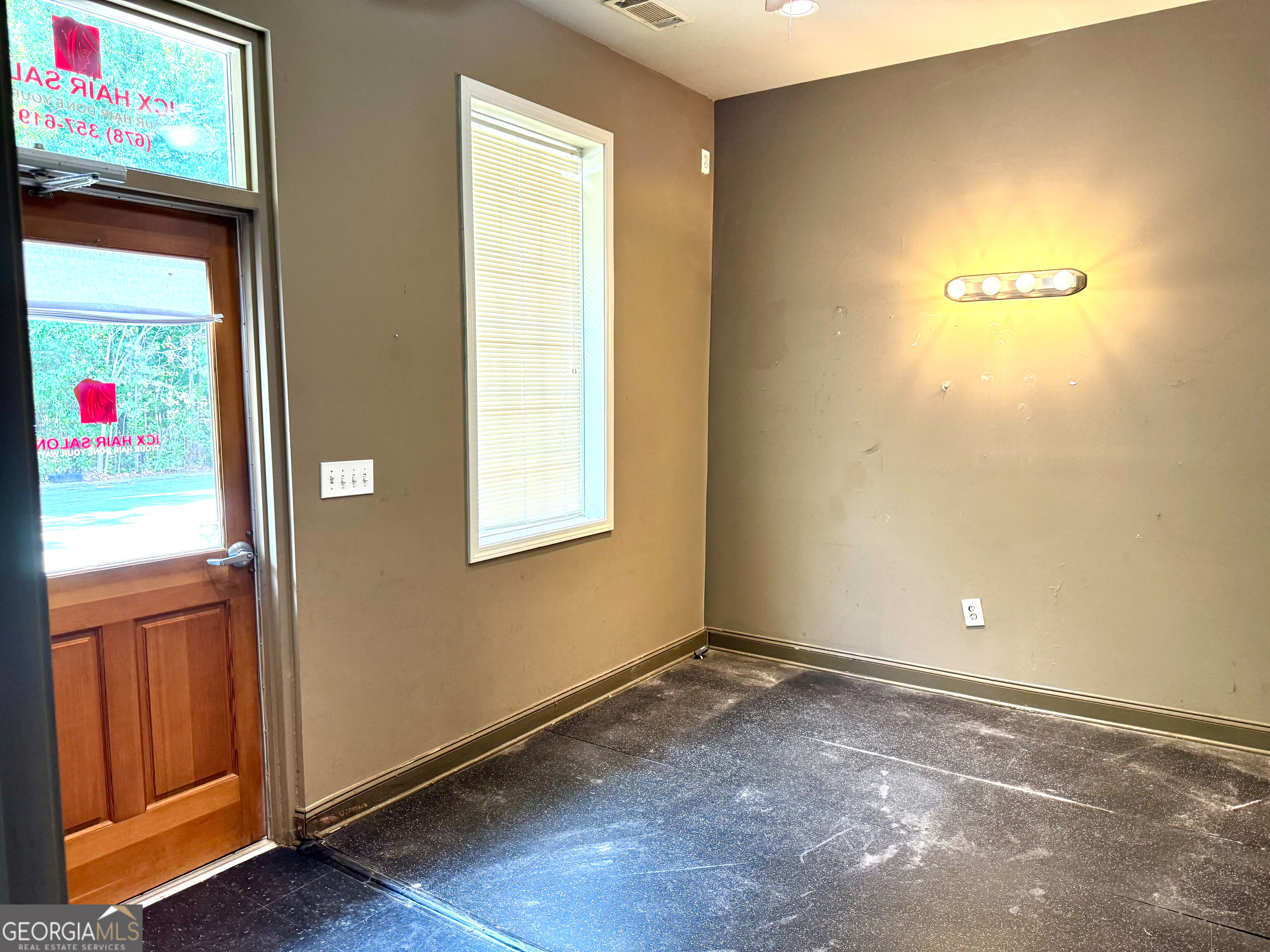 31 Market Square Road # B Property Photo 4