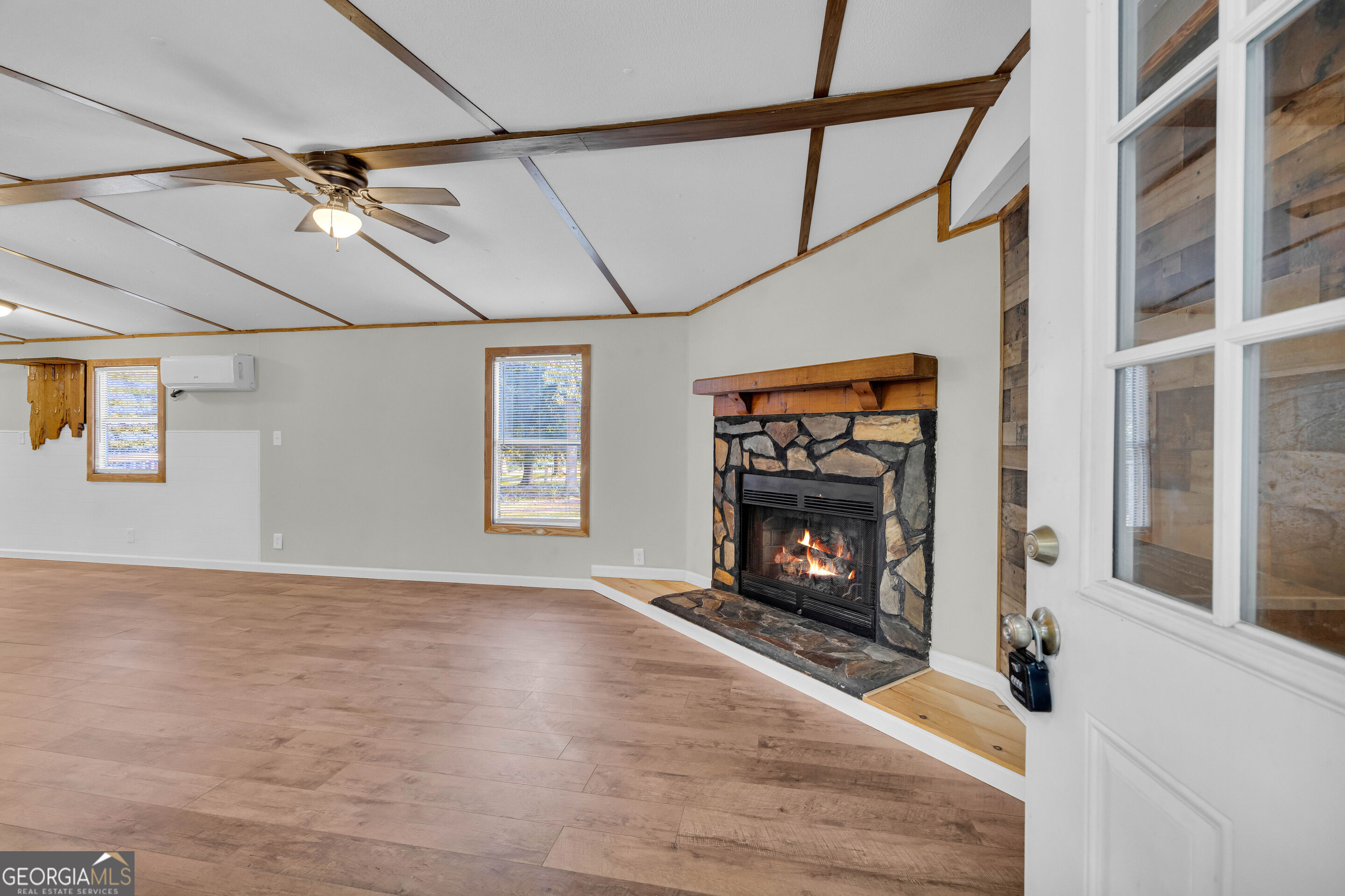 367 Griffin Road Property Photo 5