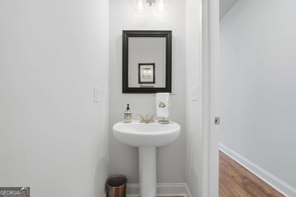 1242 Ainsworth Alley Property Photo 22
