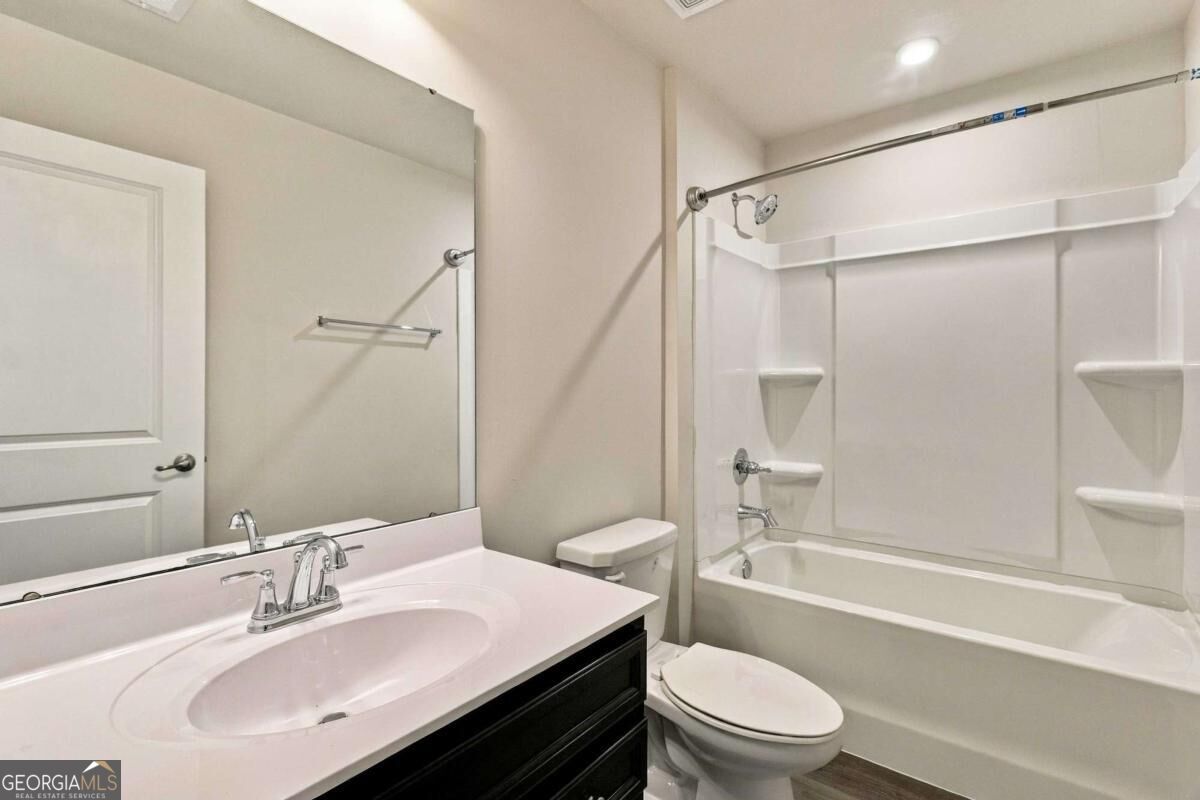 140 Marchmont Drive Property Photo 37