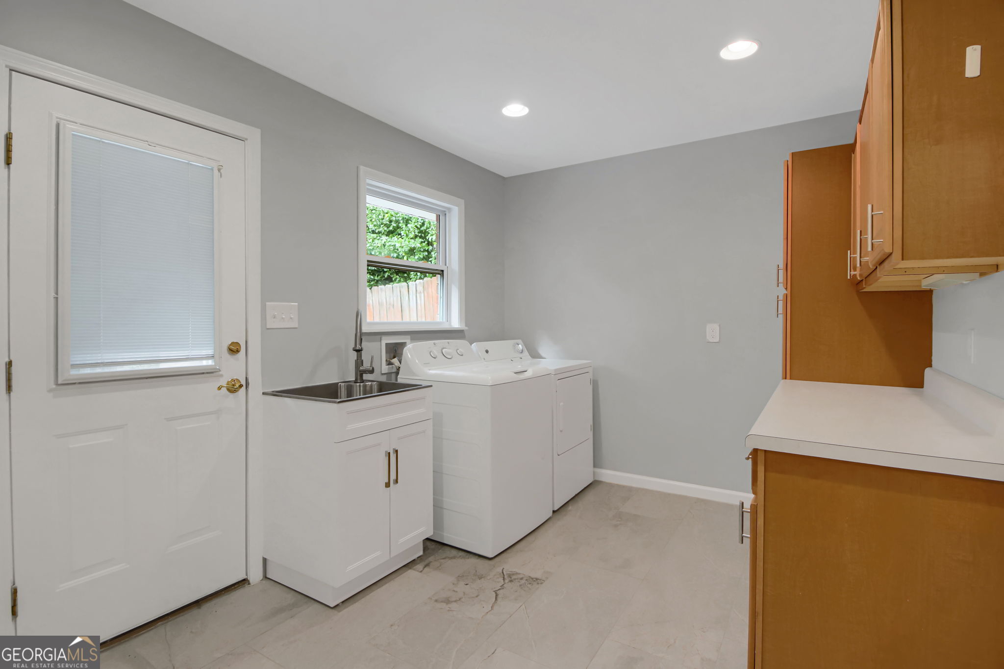 68 Christine Drive Property Photo 12