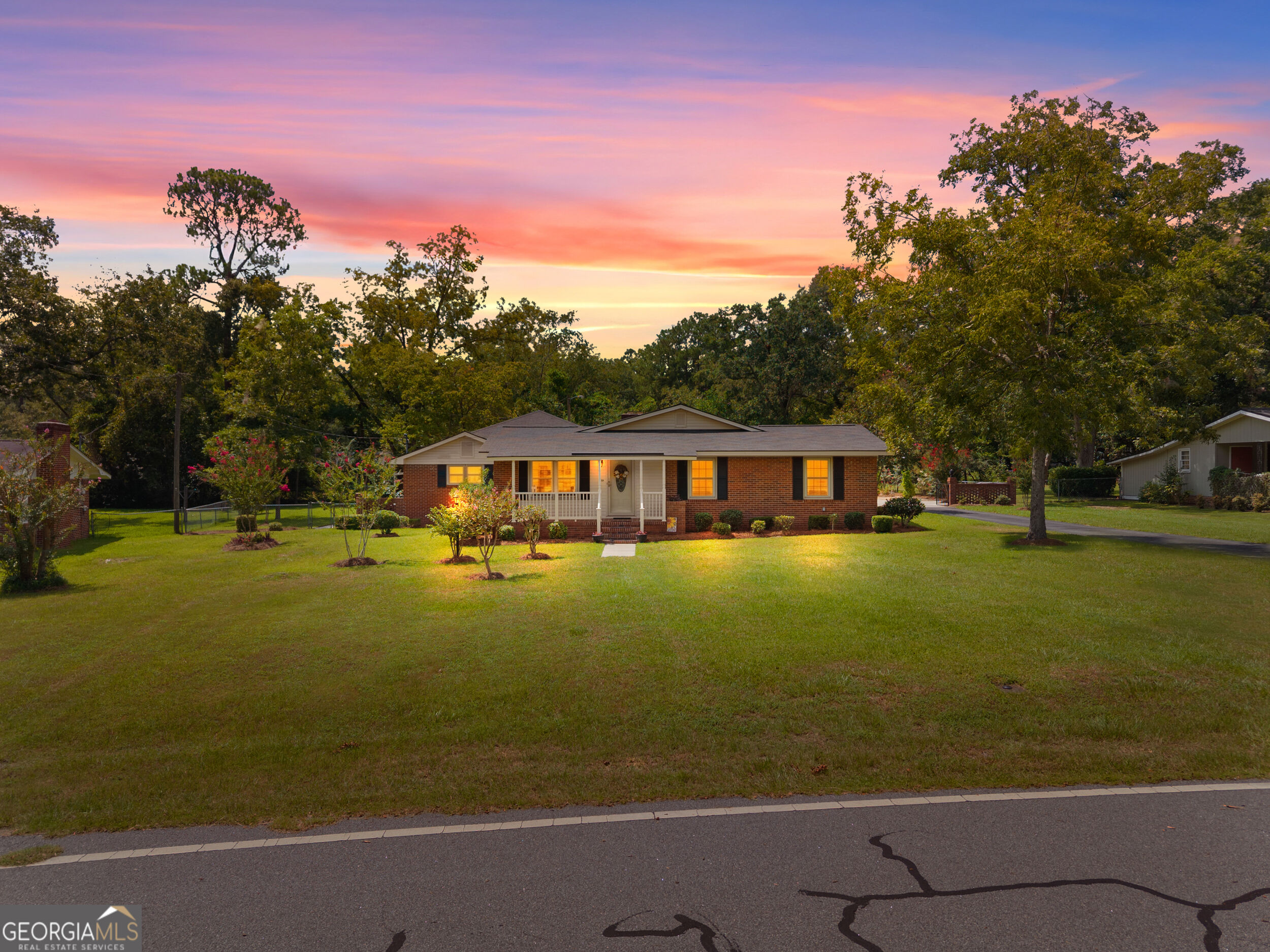 104 Irwin Drive Property Photo 3