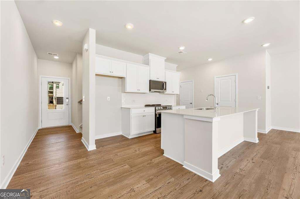 7266 Sherwood Square Drive # 15 Property Photo 6