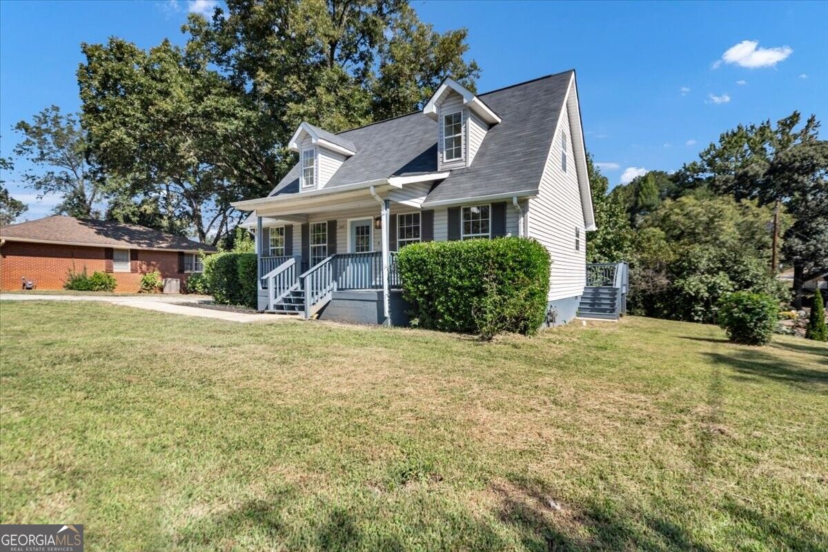 737 Carlton Street Se Property Photo 2