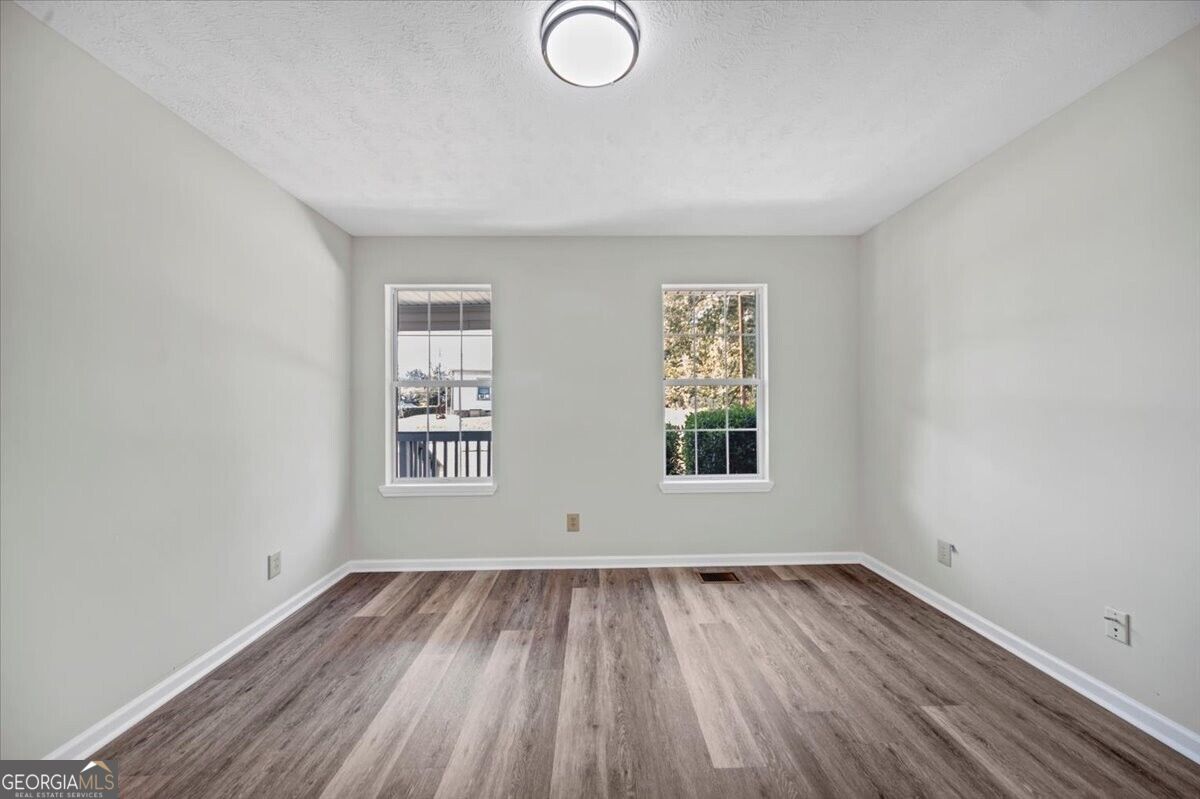 737 Carlton Street Se Property Photo 15