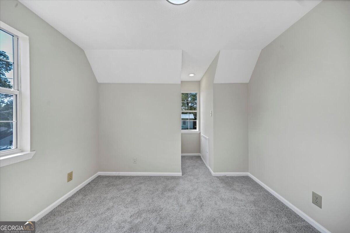 737 Carlton Street Se Property Photo 20