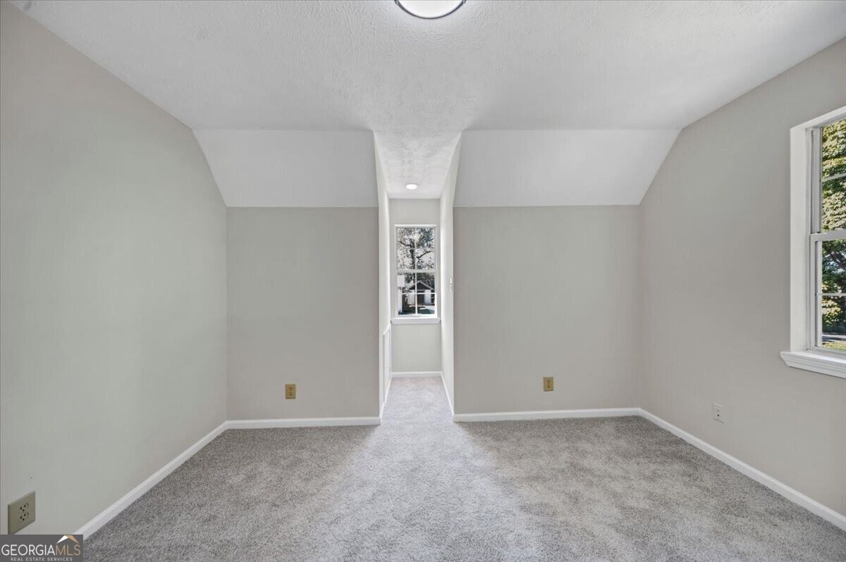 737 Carlton Street Se Property Photo 23
