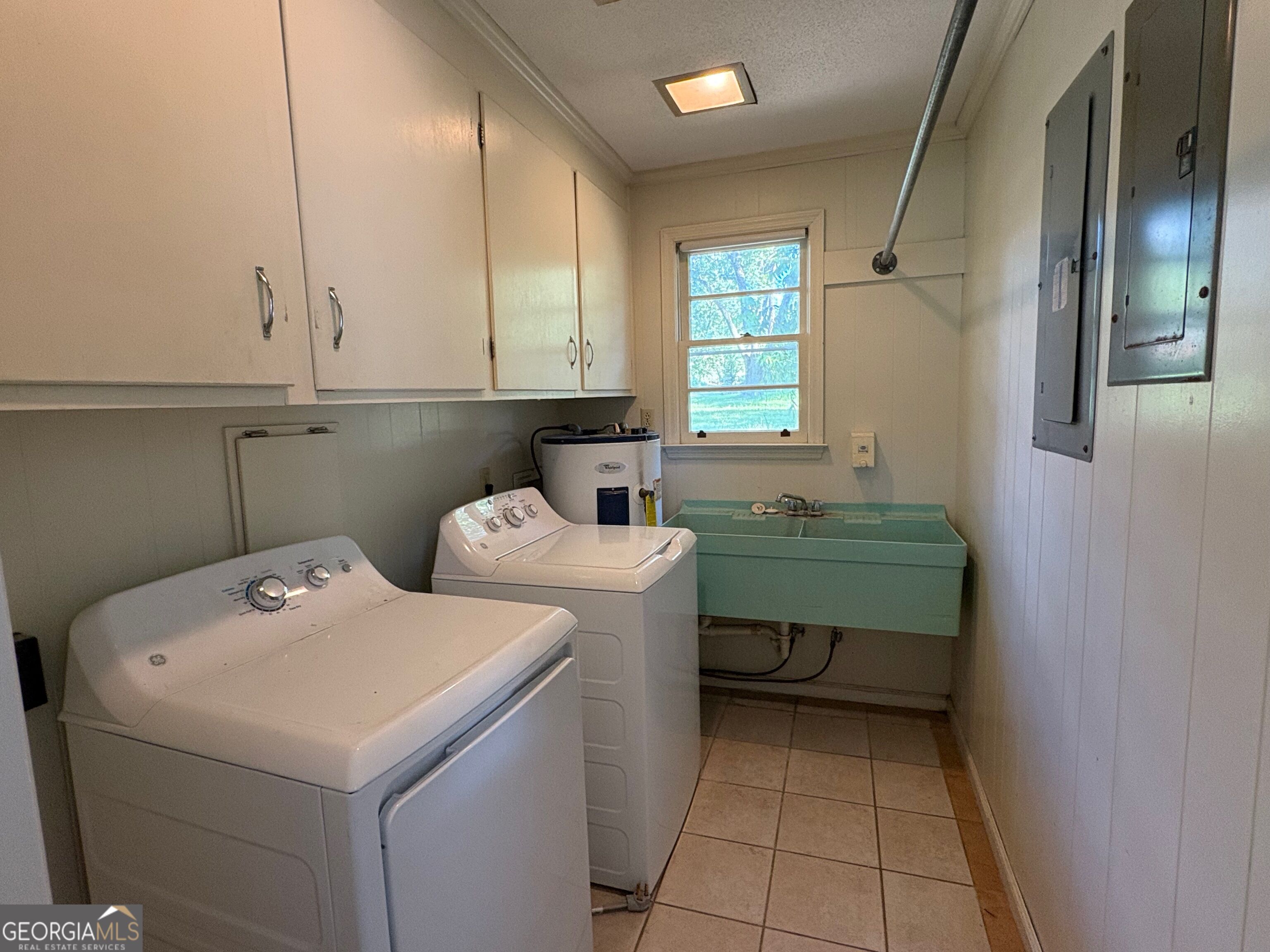 100 Cherry Street Property Photo 3