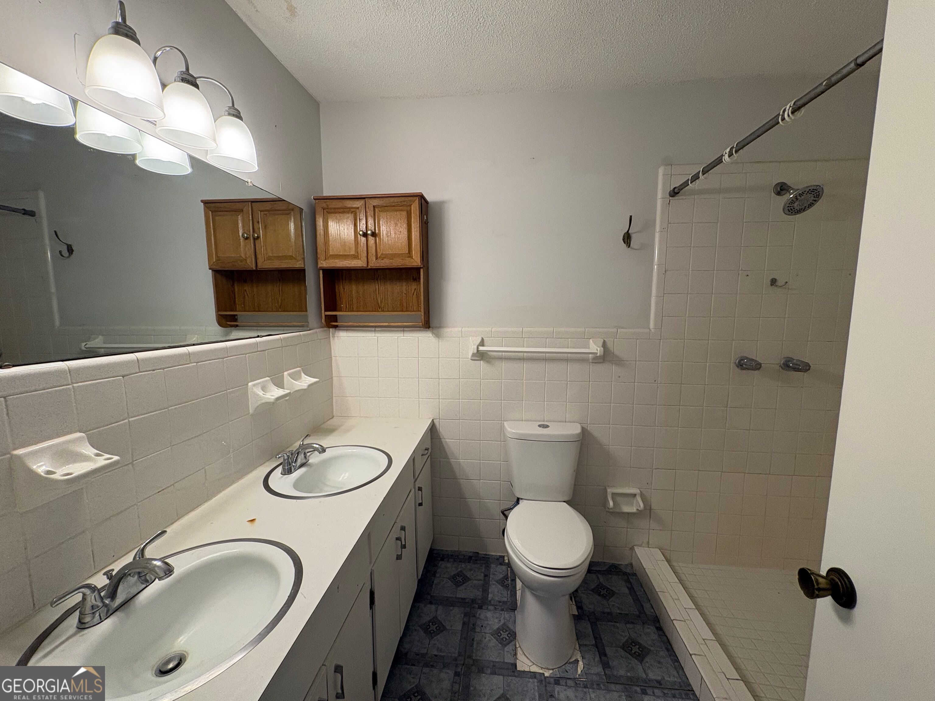 100 Cherry Street Property Photo 15