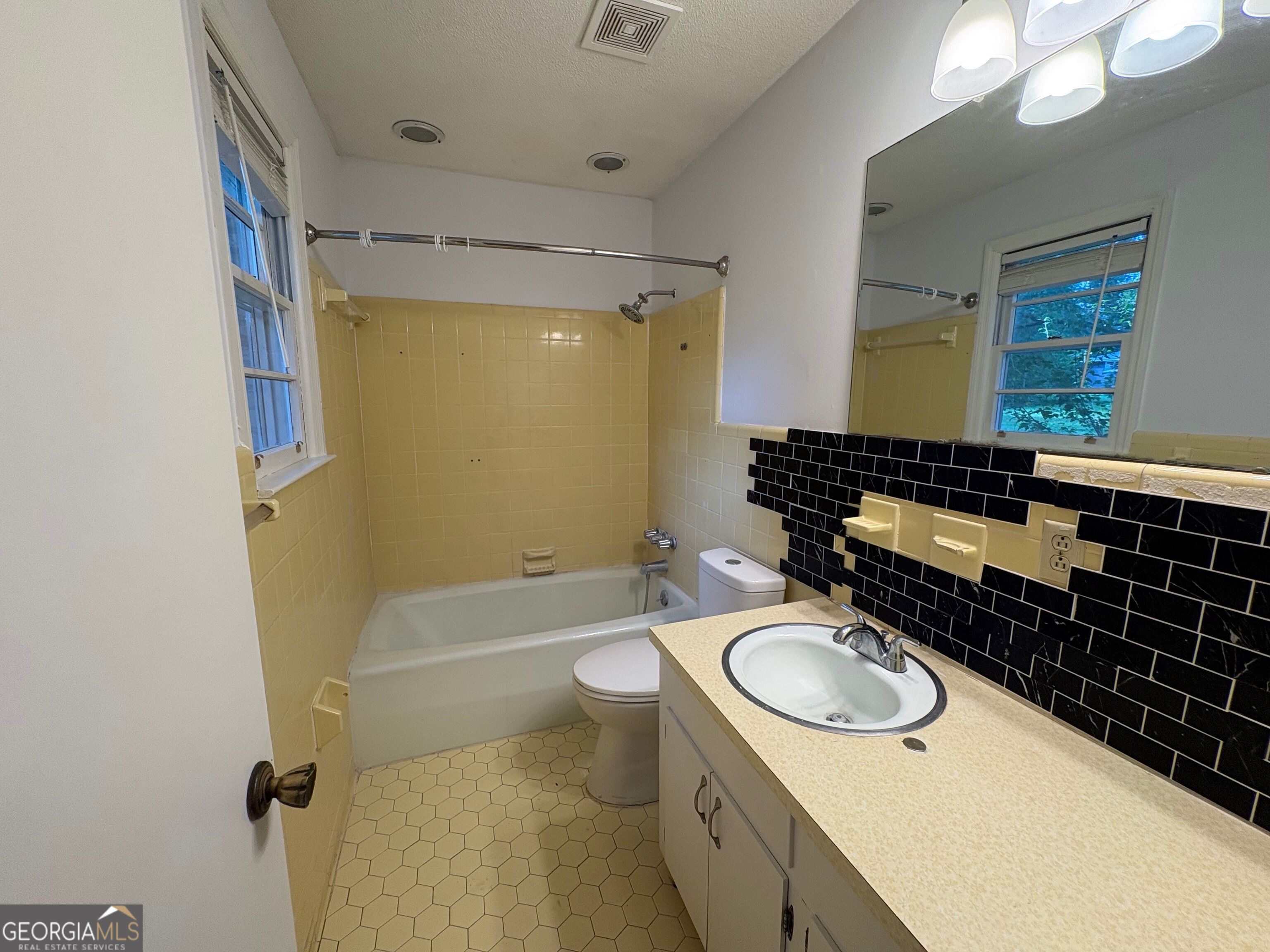 100 Cherry Street Property Photo 17
