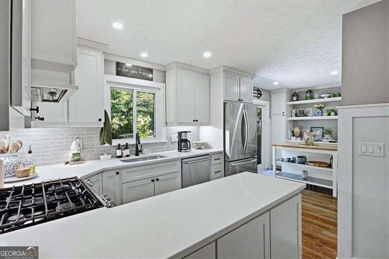 669 Foxcliffe Court Se Property Photo 8