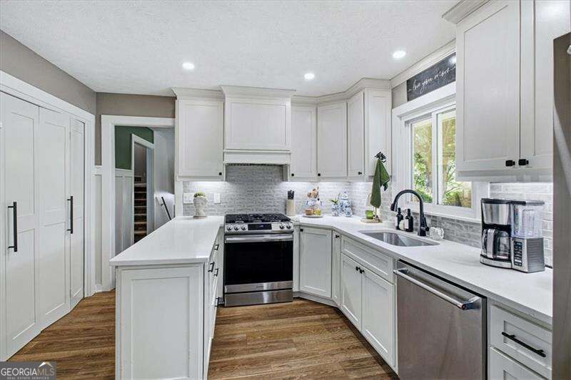 669 Foxcliffe Court Se Property Photo 10