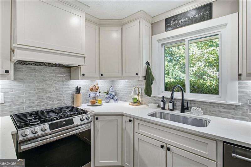 669 Foxcliffe Court Se Property Photo 12