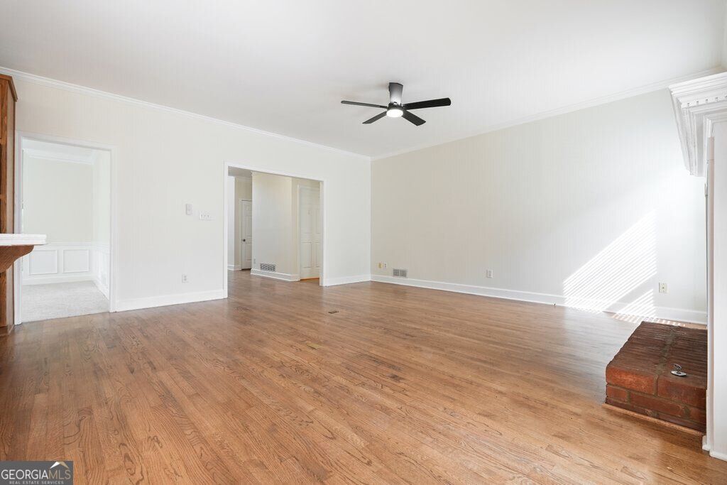 1200 Fenmore Hall Property Photo 9