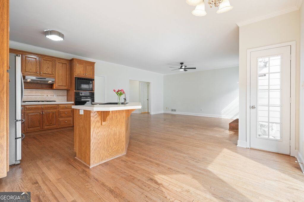 1200 Fenmore Hall Property Photo 11