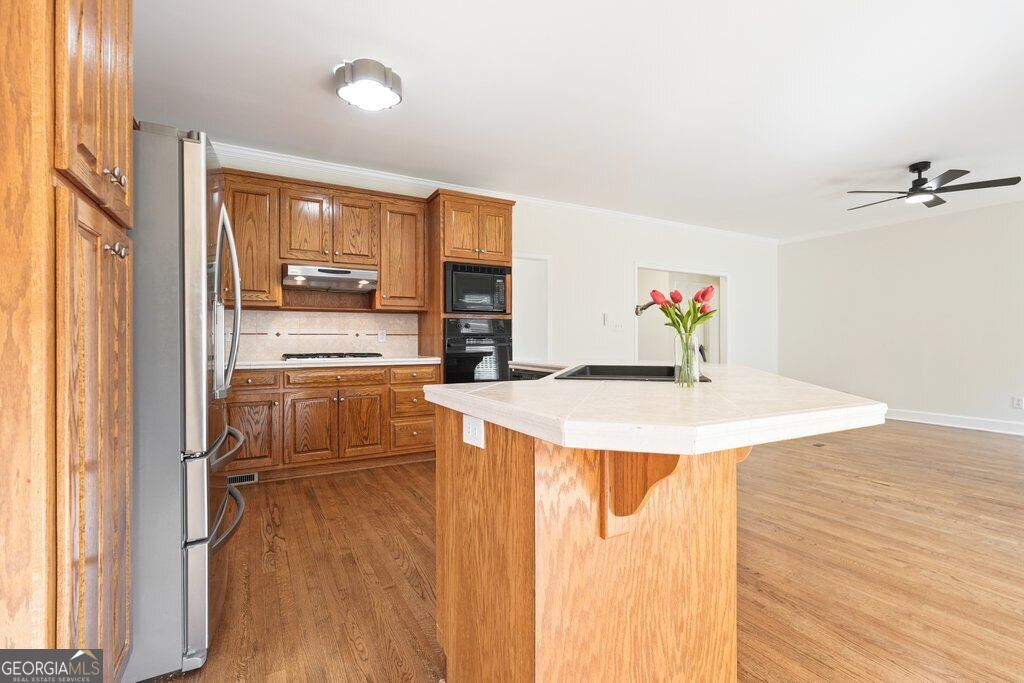 1200 Fenmore Hall Property Photo 12