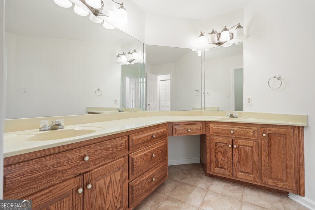 1200 Fenmore Hall Property Photo 42
