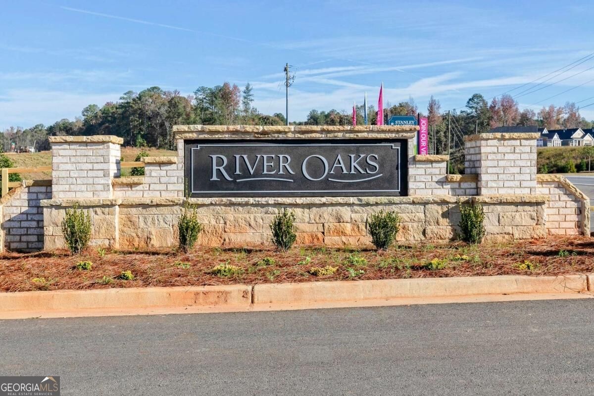 756 Ocmulgee Crossing Property Photo 2