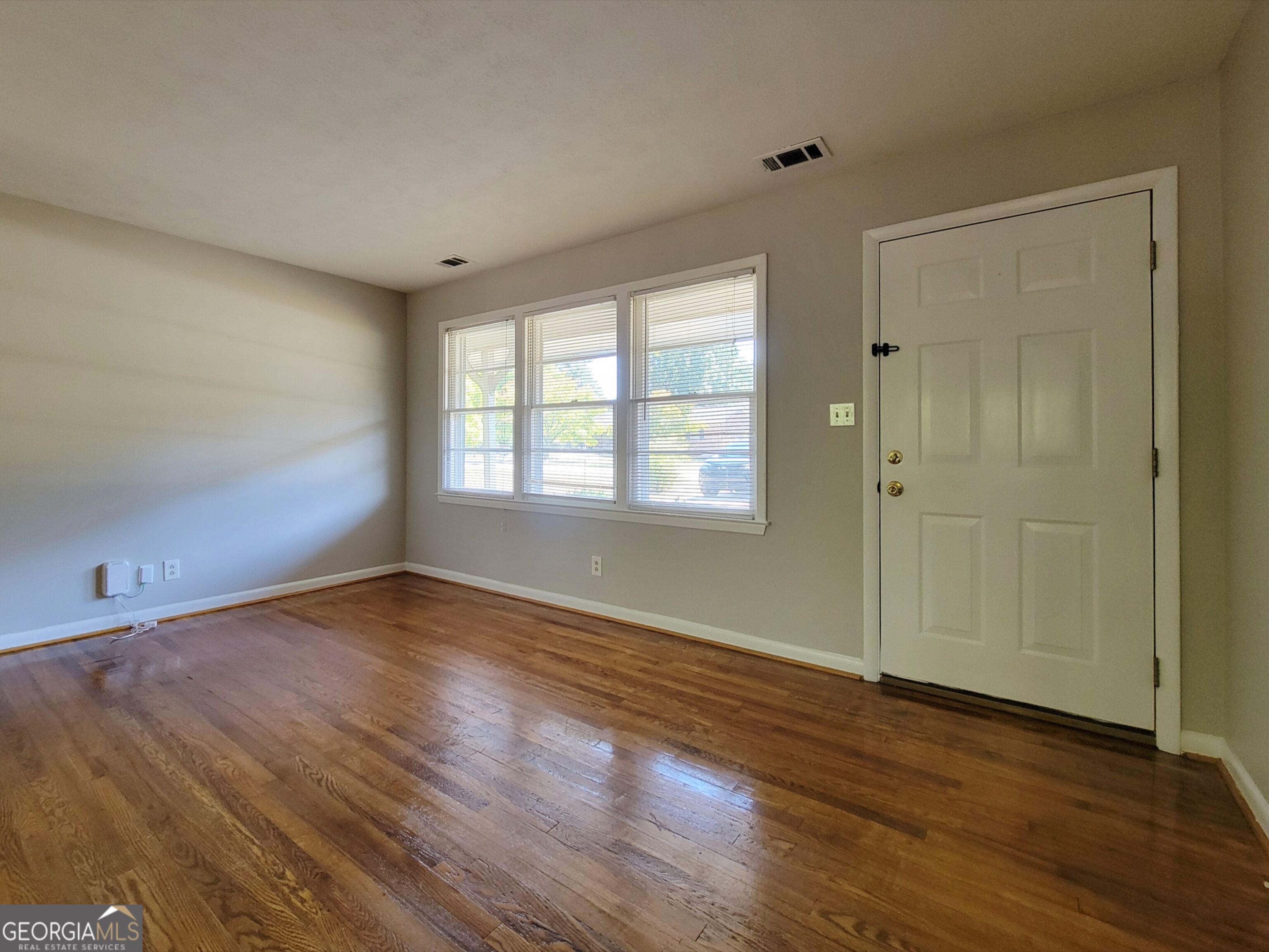 300 Nancy Street Property Photo 3