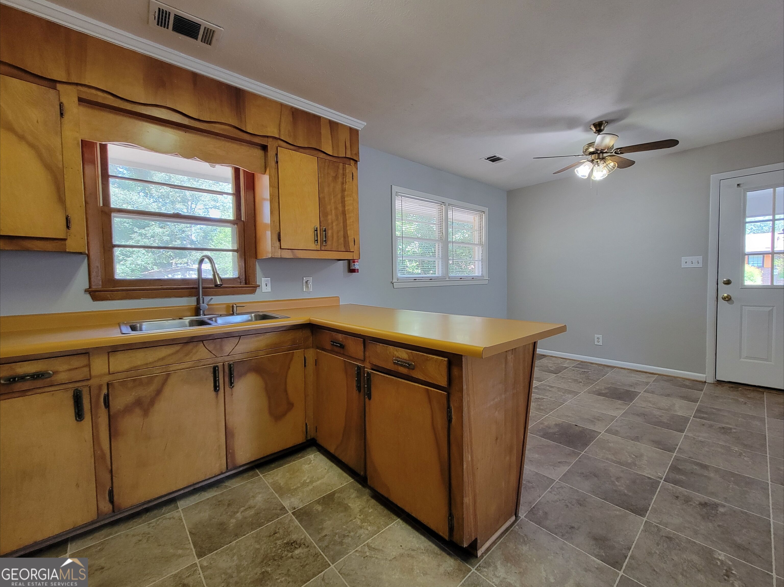 300 Nancy Street Property Photo 5