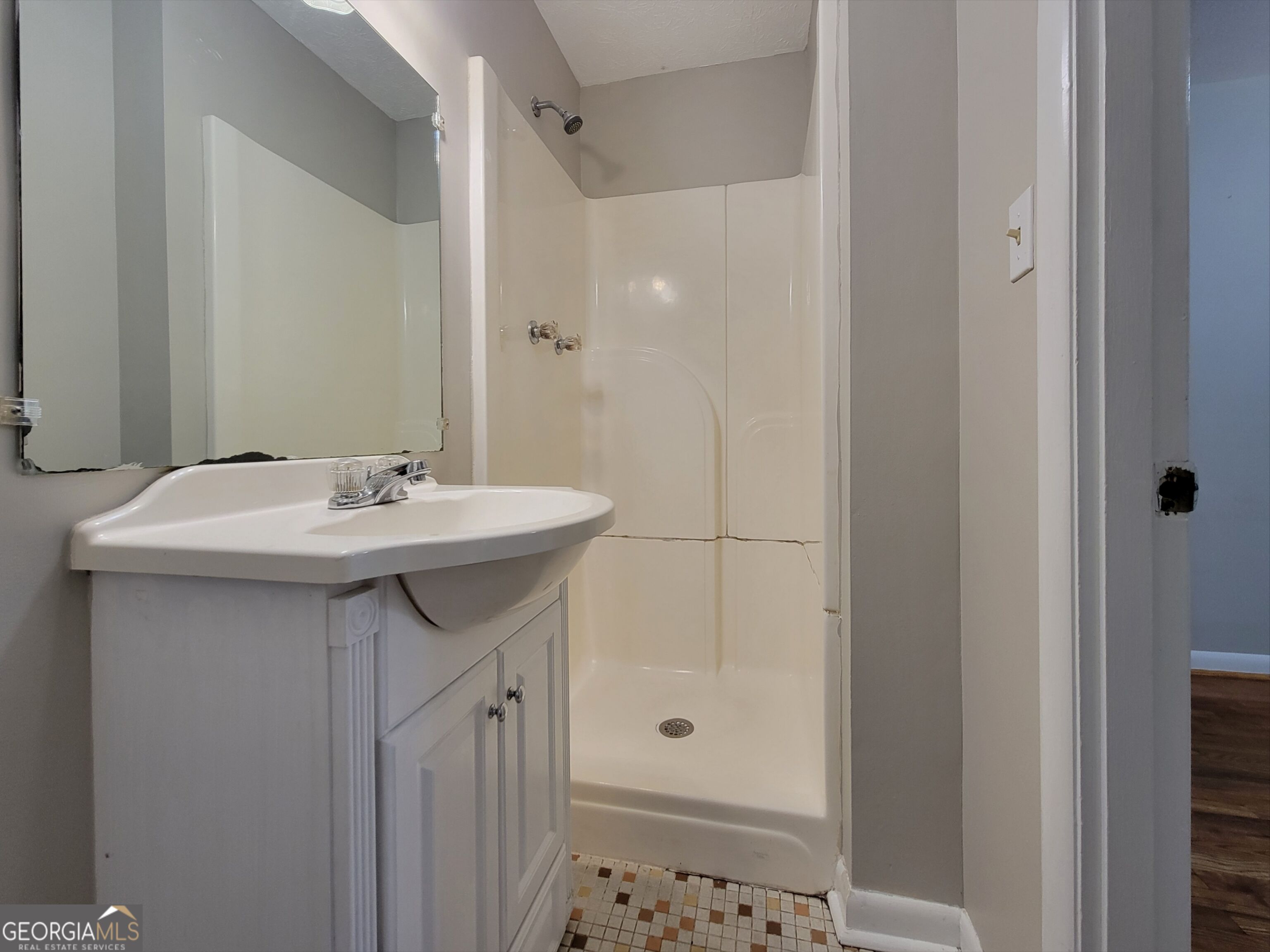 300 Nancy Street Property Photo 8