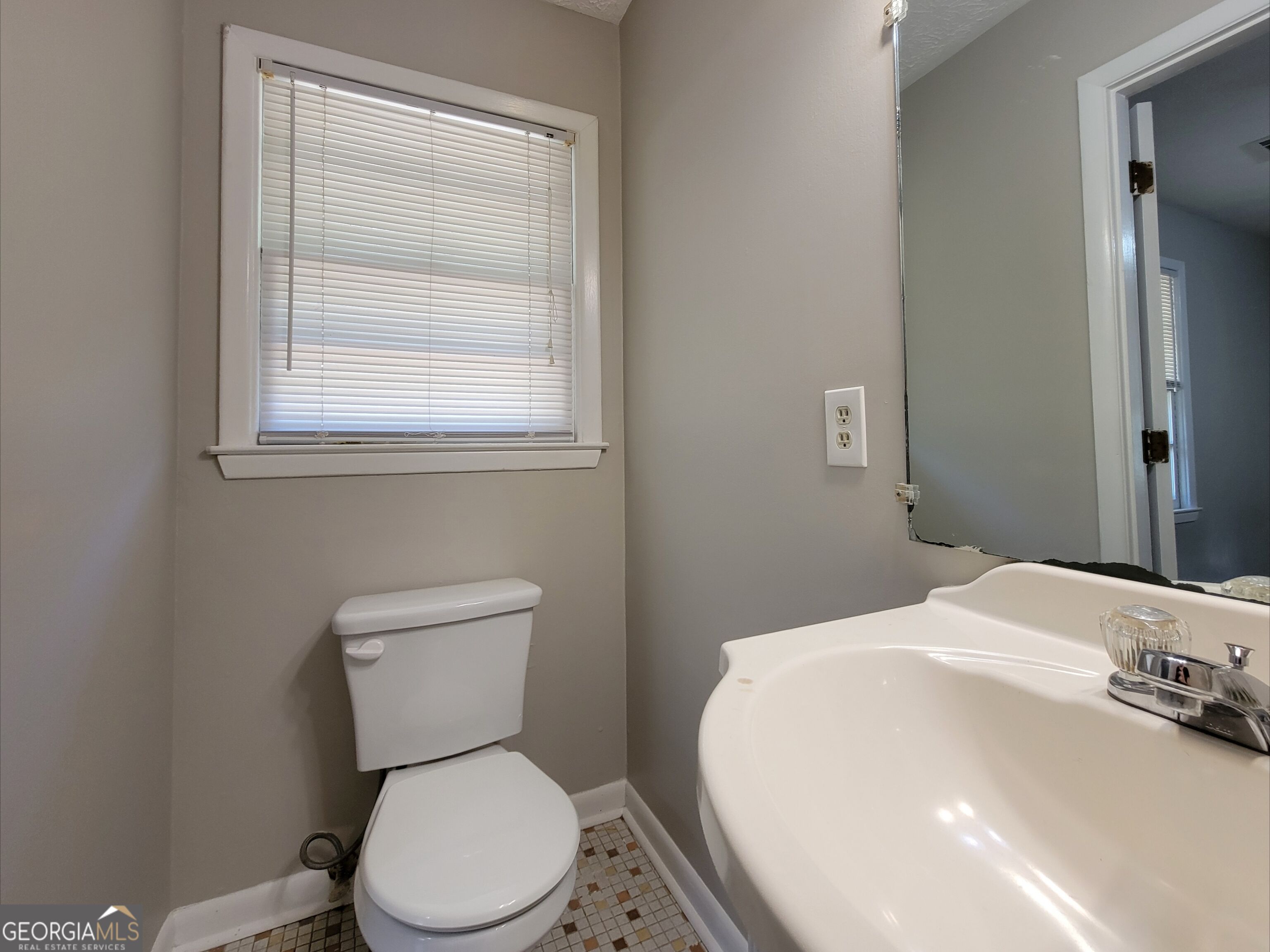 300 Nancy Street Property Photo 9