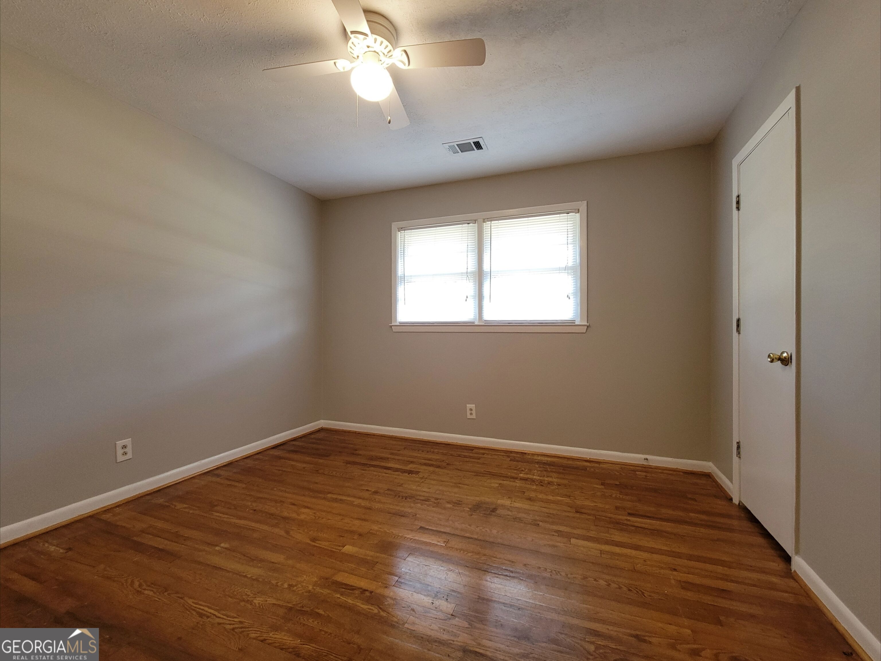 300 Nancy Street Property Photo 10