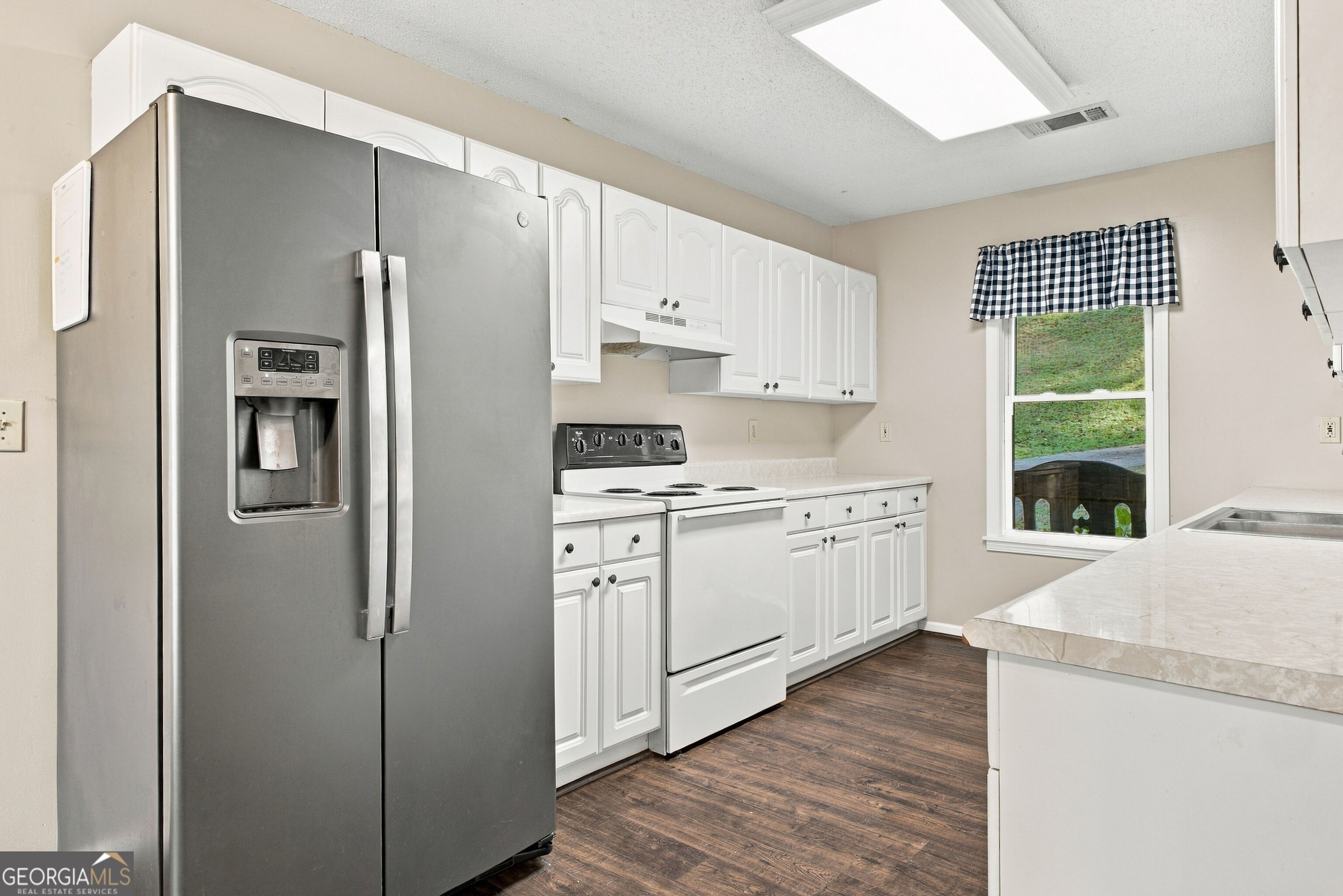 3 Doncaster Drive Ne Property Photo 2