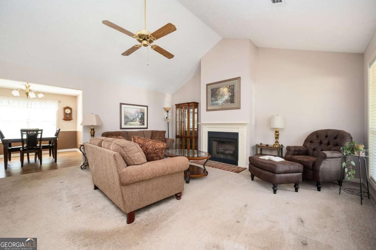 4015 Paloverde Drive Nw Property Photo 3