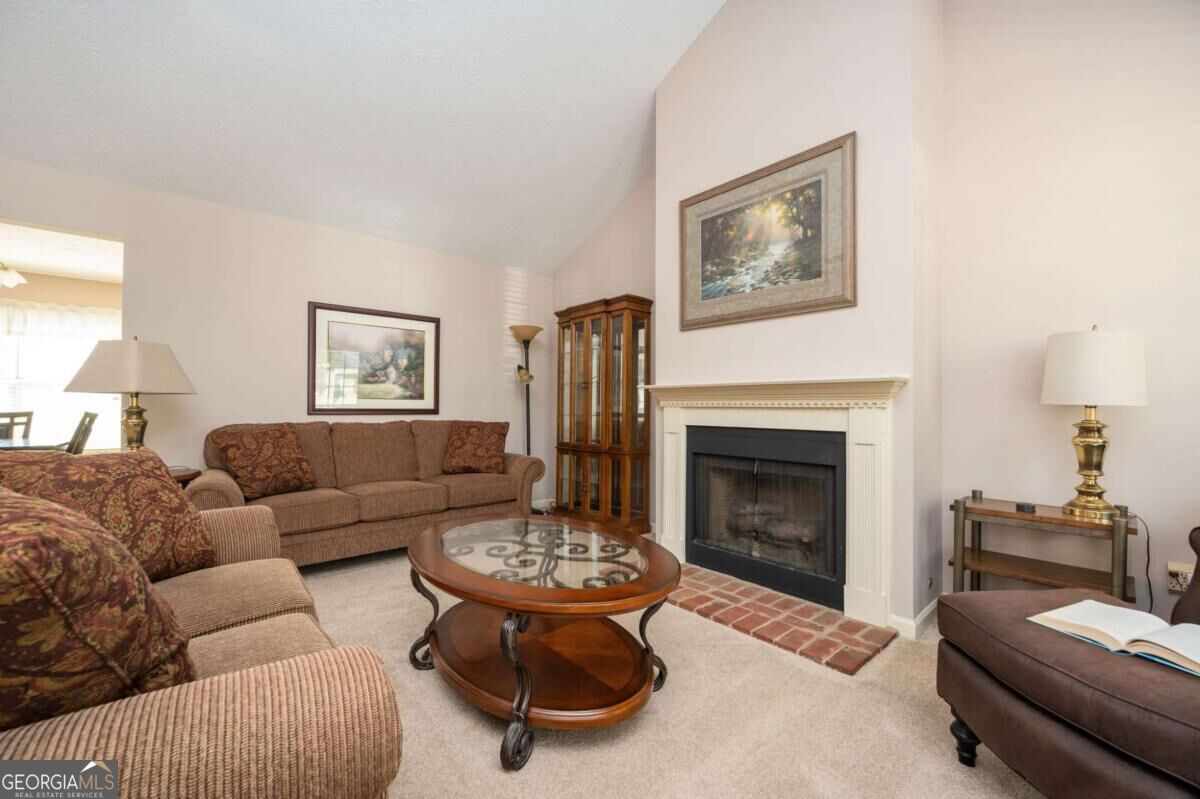 4015 Paloverde Drive Nw Property Photo 5