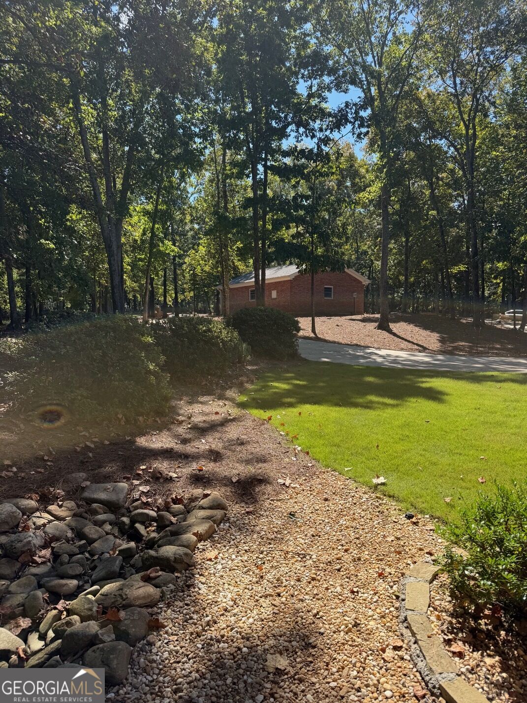 415 Long Shoals Drive Property Photo 16