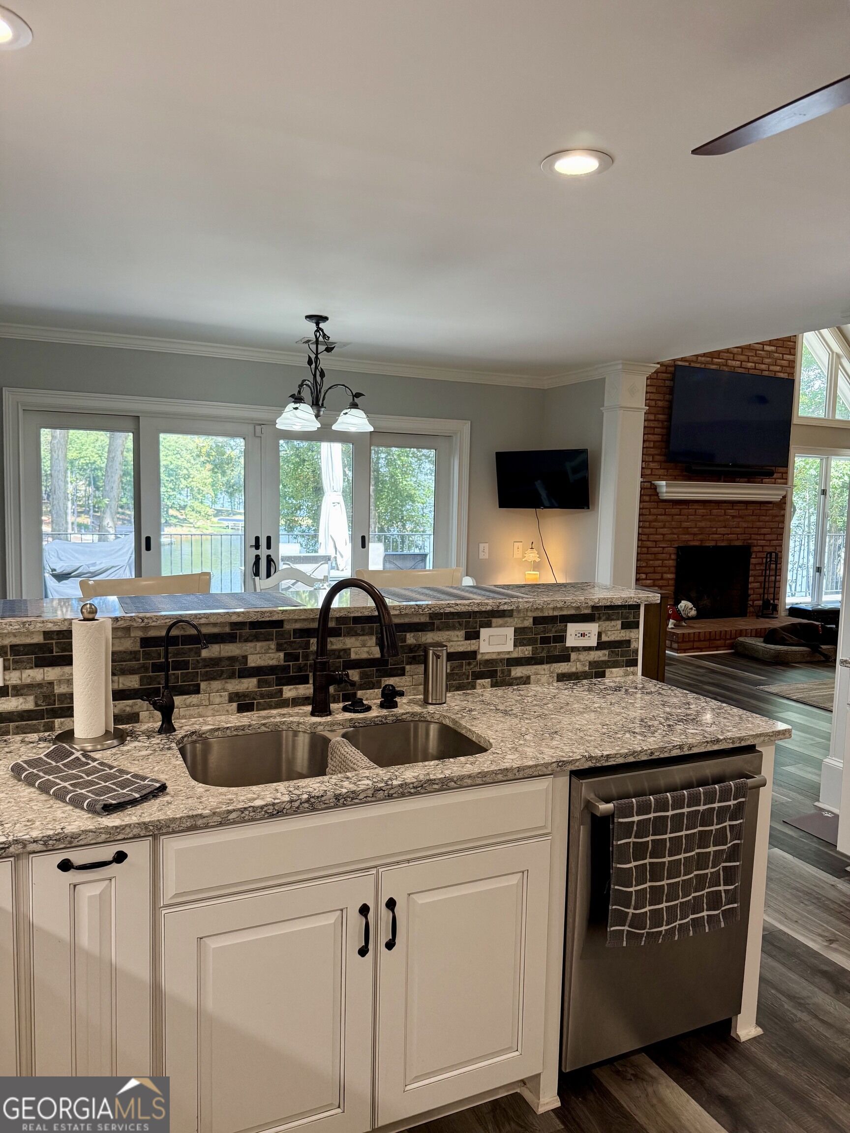 415 Long Shoals Drive Property Photo 42